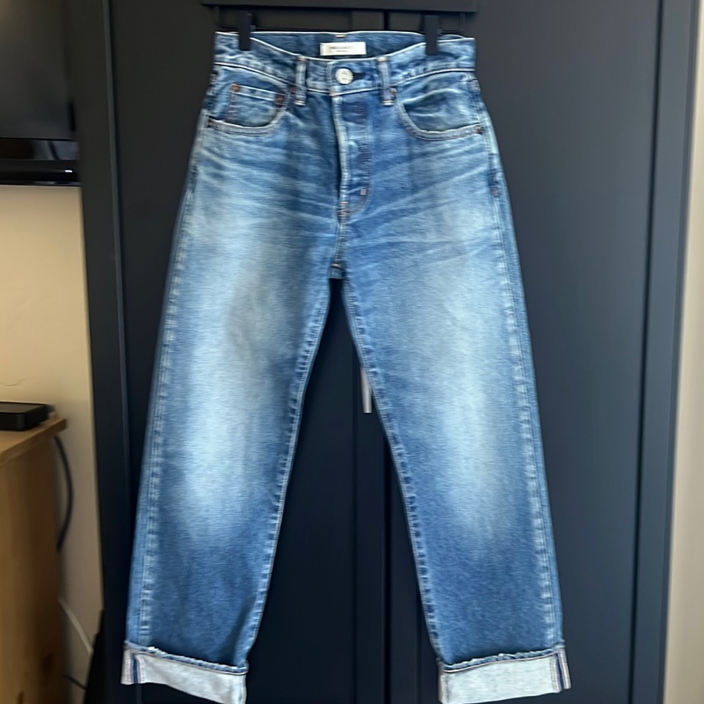 MOUSSY VINTAGE WOMEN’s Classic Blue Straight Fit Jeans with Whiskering